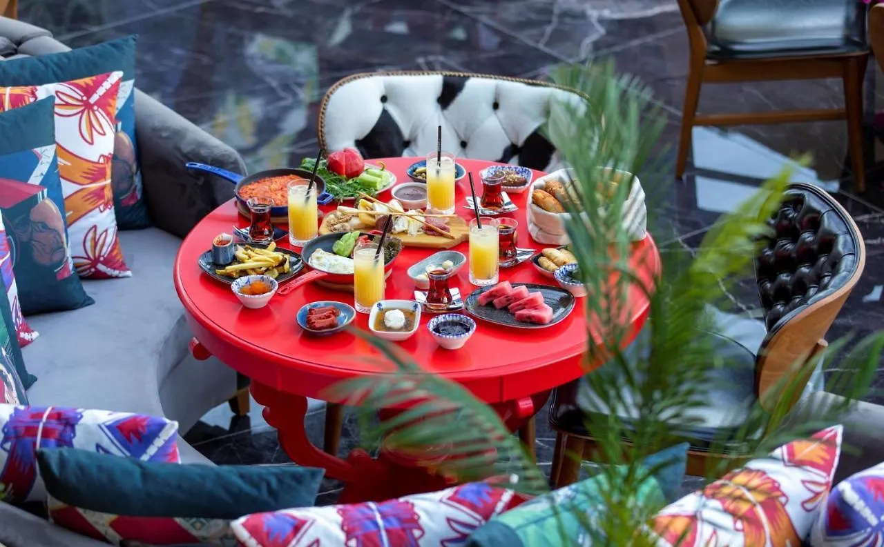 Lucky Monkey Hotel Antalya 2*,  Turkije