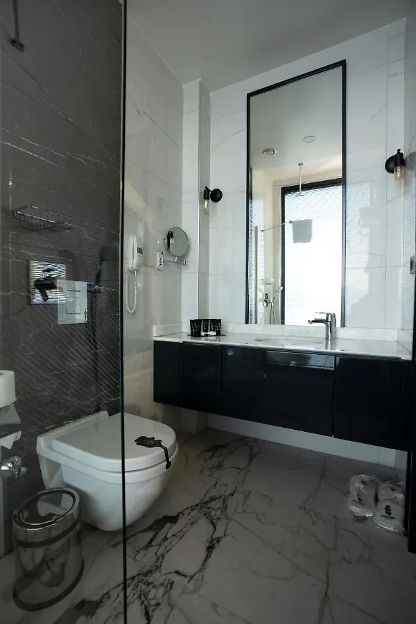 Lucky Monkey Hotel Antalya 2*,